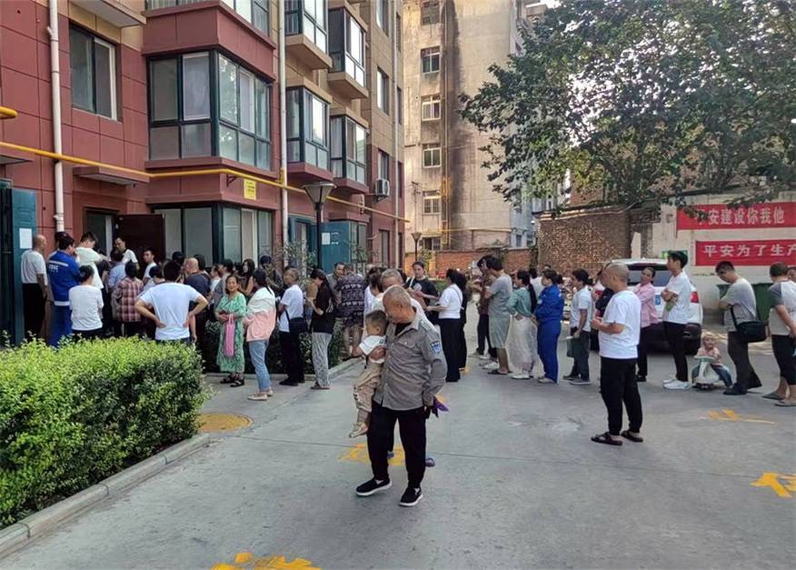 花间医保卡到期更换社区便民服务：李阿姨的“一门清”经历